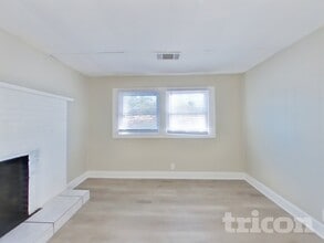 2463 Yolanda Trail in Ellenwood, GA - Building Photo - Building Photo