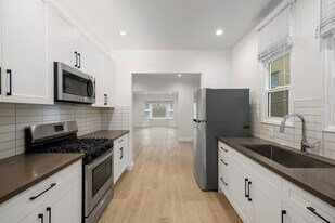 5917 Carlton Way in Los Angeles, CA - Building Photo