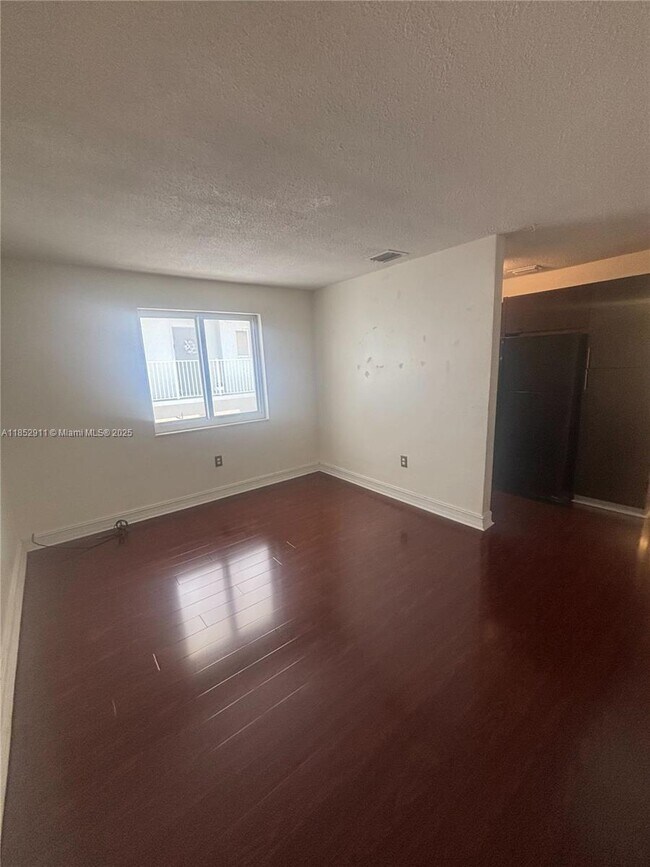 1621 NW 16th St in Miami, FL - Building Photo - Building Photo