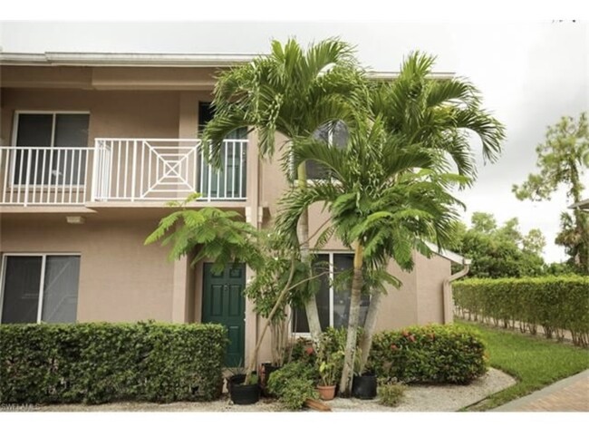 5470 16th Pl SW, Unit 111 in Naples, FL - Building Photo - Building Photo