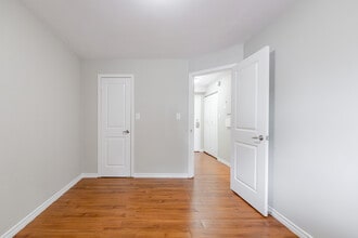 Spanish Trio in Windsor, ON - Building Photo - Building Photo