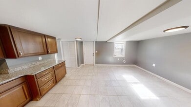 2 N Normal St in Ypsilanti, MI - Building Photo - Building Photo