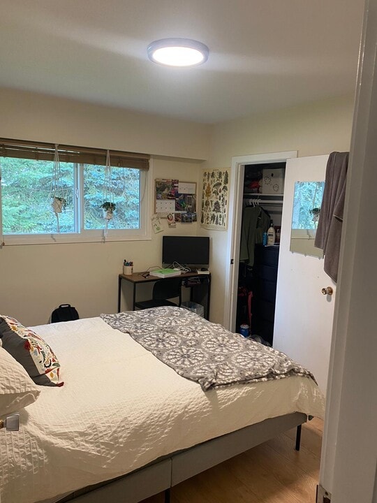 7037 Gibson St in Burnaby, BC - Building Photo