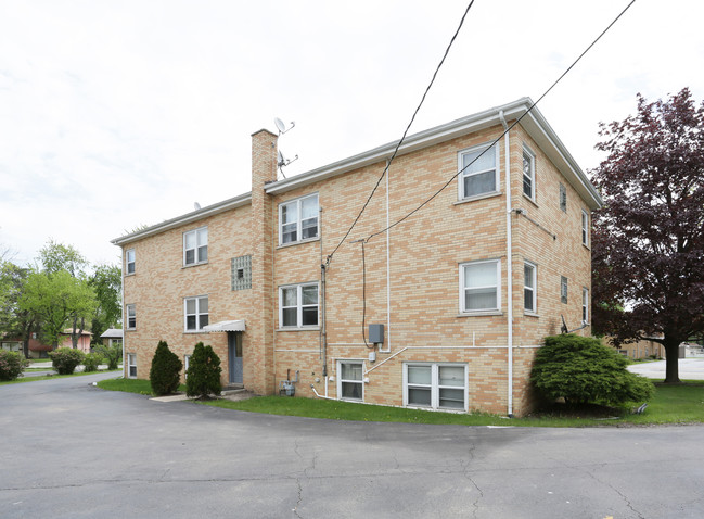 120 E Blecke Ave in Addison, IL - Foto de edificio - Building Photo