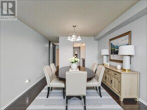 4 Lisa St. in Brampton, ON - Building Photo - Building Photo