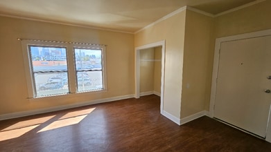 815 S Lake St in Los Angeles, CA - Foto de edificio - Building Photo