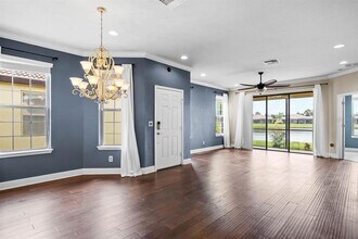 5446 Sunset Falls Dr in Apollo Beach, FL - Building Photo - Building Photo