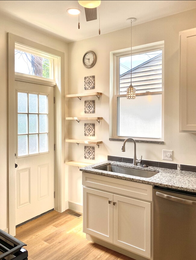 property at 148 W 6th Ave