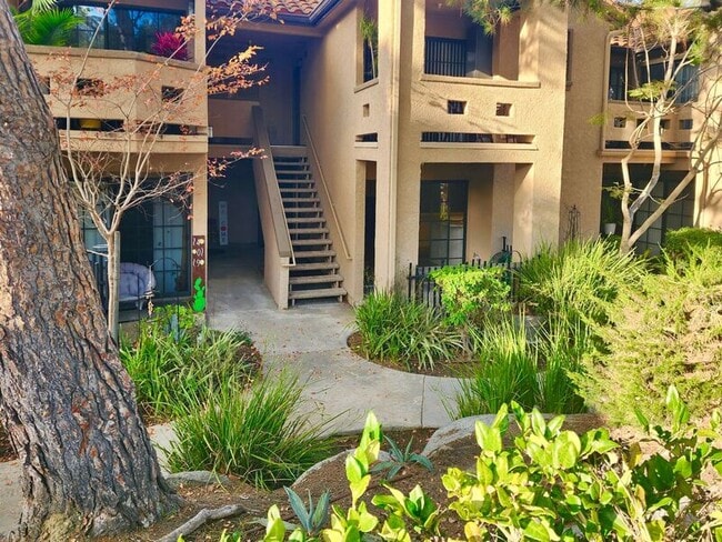 property at 1046 Calle Del Cerro