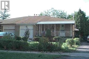 73 Regatta Crescent in Toronto, ON - Building Photo