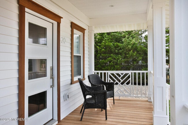 20 E Goldsborough Ave in Beach Haven, NJ - Foto de edificio - Building Photo