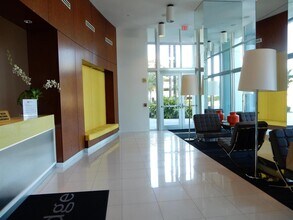 300 S Australian Ave, Unit 529 in West Palm Beach, FL - Building Photo - Building Photo