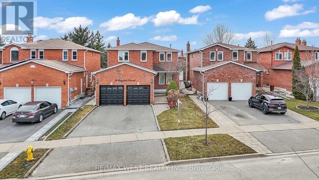 property at 92 Ridgefield Crescent