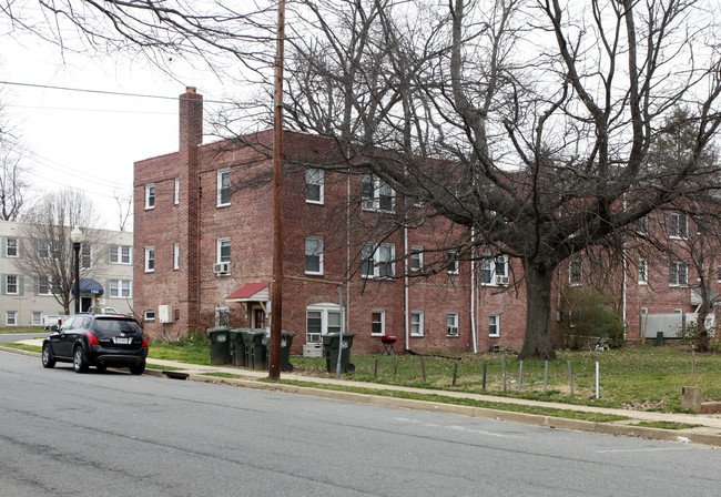 1101 N Kenilworth St in Arlington, VA - Building Photo - Building Photo