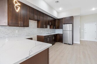 527 Union Ave in Belleville, NJ - Foto de edificio - Building Photo