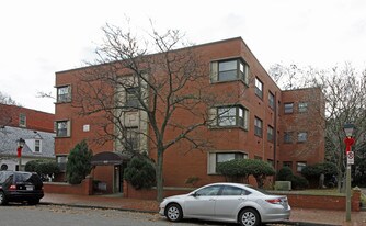 337 W Bute St in Norfolk, VA - Building Photo