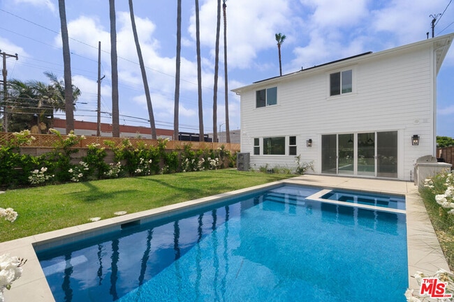 12470 Lucile St in Los Angeles, CA - Building Photo - Building Photo