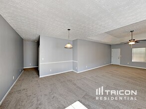 120 Astilbe Meadow Dr in Locust Grove, GA - Foto de edificio - Building Photo