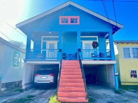 3030 Toulouse St in New Orleans, LA - Building Photo