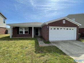 3412 Castlecreek Dr SW in Madison, AL - Building Photo - Building Photo