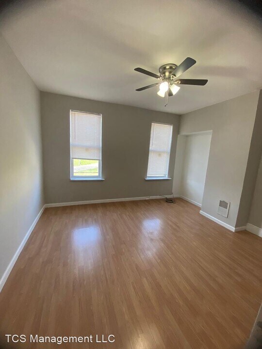 4820 Tackawanna St Photo