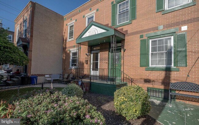 835 N Uber St in Philadelphia, PA - Building Photo - Building Photo