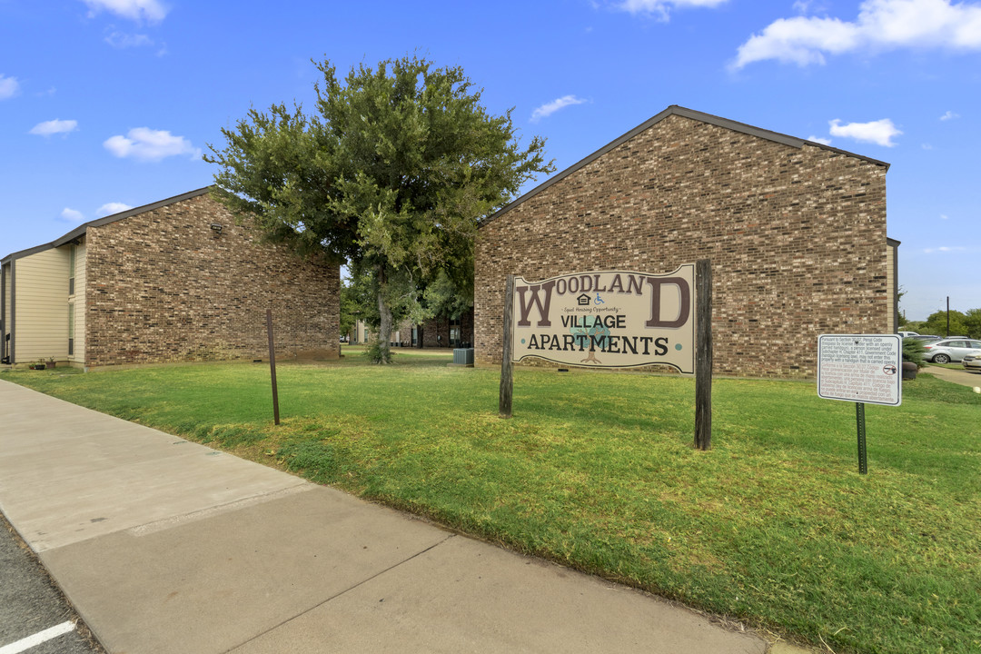 WOODLAND VILLAGE in Breckenridge, TX - Building Photo