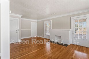 5305 Charlotte St in Kansas City, MO - Building Photo