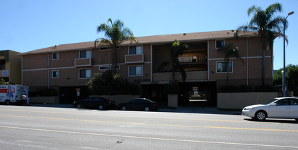 Monte Verde Apartments in Sunland, CA - Building Photo - Building Photo