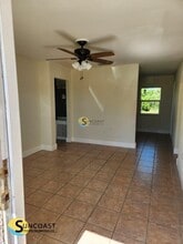 27178 Adams St in Punta Gorda, FL - Foto de edificio - Building Photo