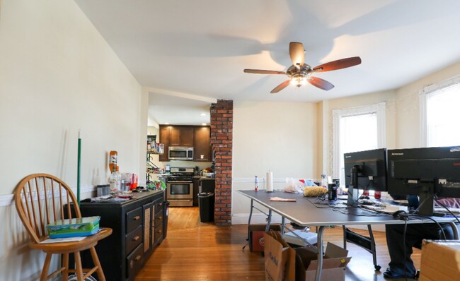 66 Parsons St, Unit 2 in Boston, MA - Building Photo - Building Photo