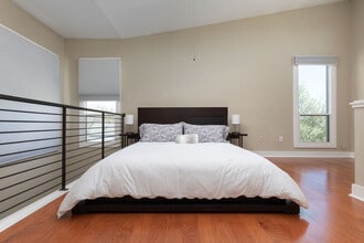 4414 Cedar Springs Rd in Dallas, TX - Building Photo - Building Photo