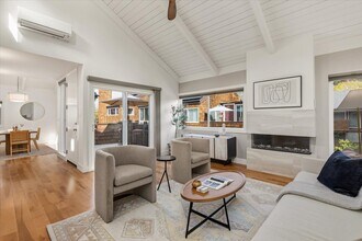 325 S Sierra Ave in Solana Beach, CA - Building Photo - Building Photo