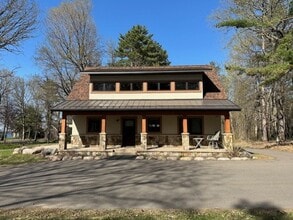 4117 Sunset View Rd in Nisswa, MN - Foto de edificio - Building Photo