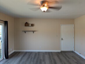31732 Ridge Rte Rd in Castaic, CA - Building Photo - Building Photo