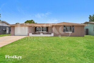 7915 Foxbloom Dr in Port Richey, FL - Building Photo