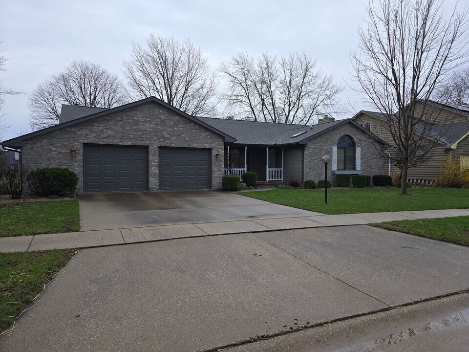 1508 Glenshire Dr in Champaign, IL - Building Photo