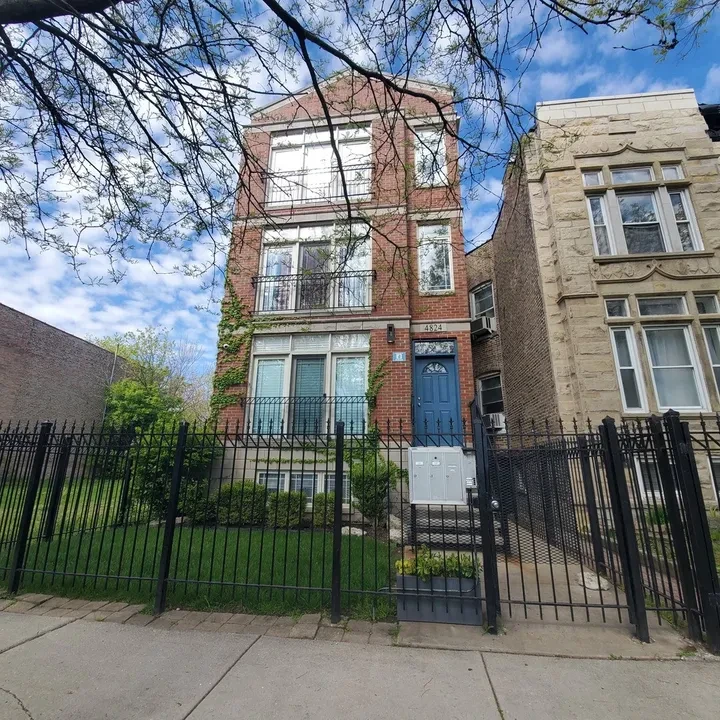 4824 S Evans Ave, Unit 2 in Chicago, IL - Building Photo