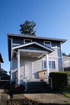 933 S Sprague Ave in Tacoma, WA - Building Photo