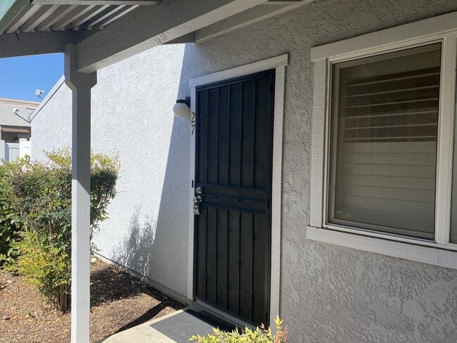 201 Woodrow Ave in Modesto, CA - Building Photo - Building Photo