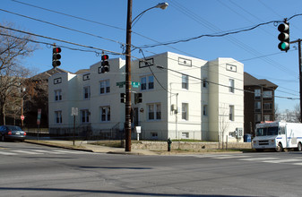 401 Douglas St NE in Washington, DC - Building Photo - Building Photo