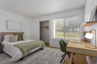 Robin Hill Apartments in Kansas City, MO - Building Photo - Building Photo