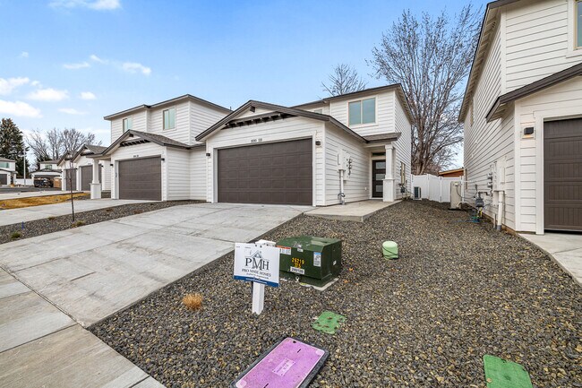 1030 S Underwood Pl in Kennewick, WA - Building Photo - Building Photo