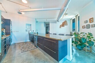 700 NE 25th St, Unit 1603 in Miami, FL - Foto de edificio - Building Photo