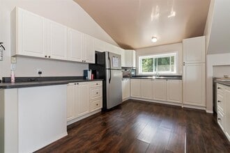 48275 Elk View Rd in Chilliwack, BC - Building Photo - Building Photo