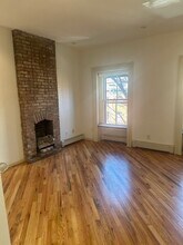 143 Sussex St, Unit Apt. #4 in Jersey City, NJ - Foto de edificio - Building Photo