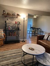 2863 Applewood Ln in Eugene, OR - Building Photo - Building Photo