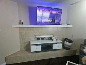 9911 Ferguson Rd in Dallas, TX - Building Photo - Building Photo