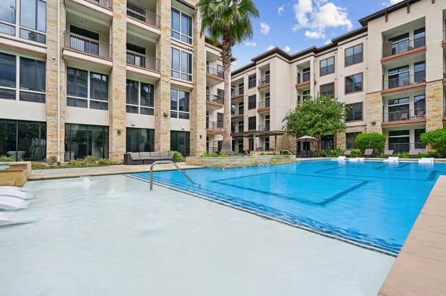 District 28 in Houston, TX - Building Photo - Building Photo
