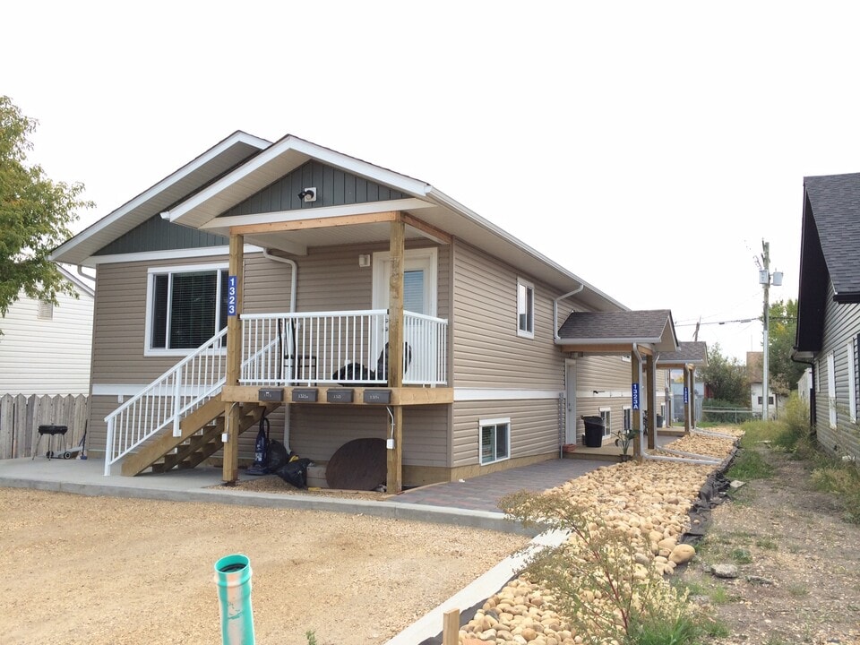 1323-1101 101 Ave in Dawson Creek, BC - Building Photo